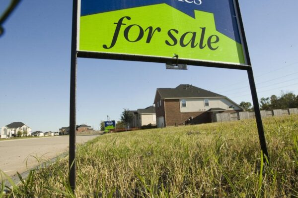 Still-High Mortgage Rates Sap Home Buyers’ Enthusiasm, Bankers’ Survey Says