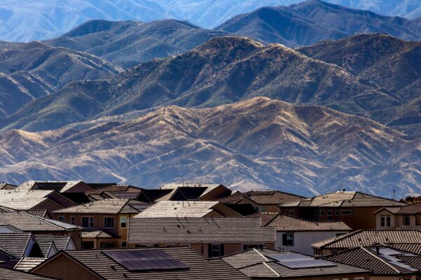 Arizona approves cut to solar compensation rates