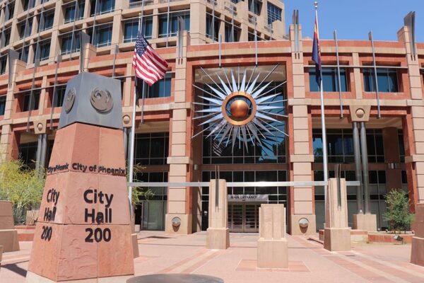 Phoenix OKs short-term rental rule; officials warn it’s not a ‘magic elixir’